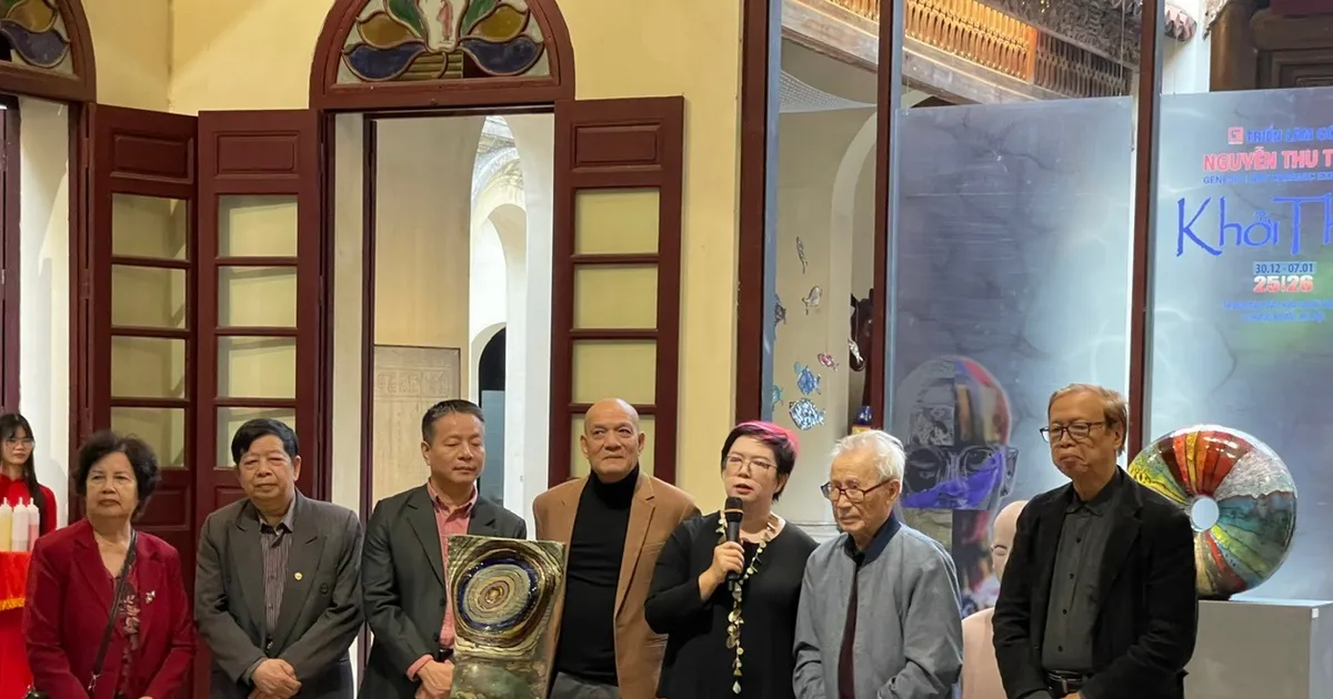 Nguyen Thu Thuy Luncurkan Pameran Keramik “The Beginning” di Hanoi