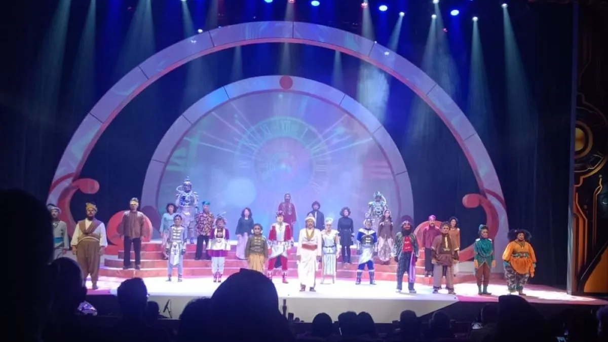 Di Balik Layar "Mencari Semar" Teater Koma: Rima Ananda Merancang 70 Kostum Futuristik Berlapis Makna