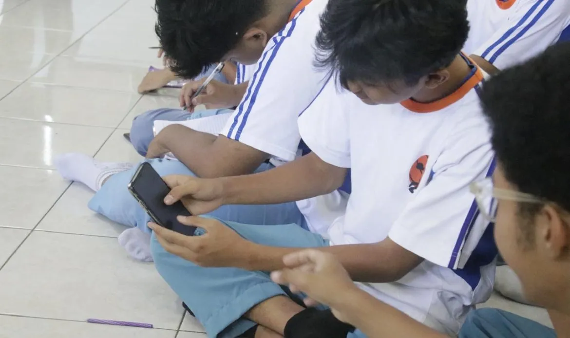 Dokter Jiwa Ingatkan Dampak Kecanduan Gadget pada Remaja, dari Cemas hingga Gejala Psikotik