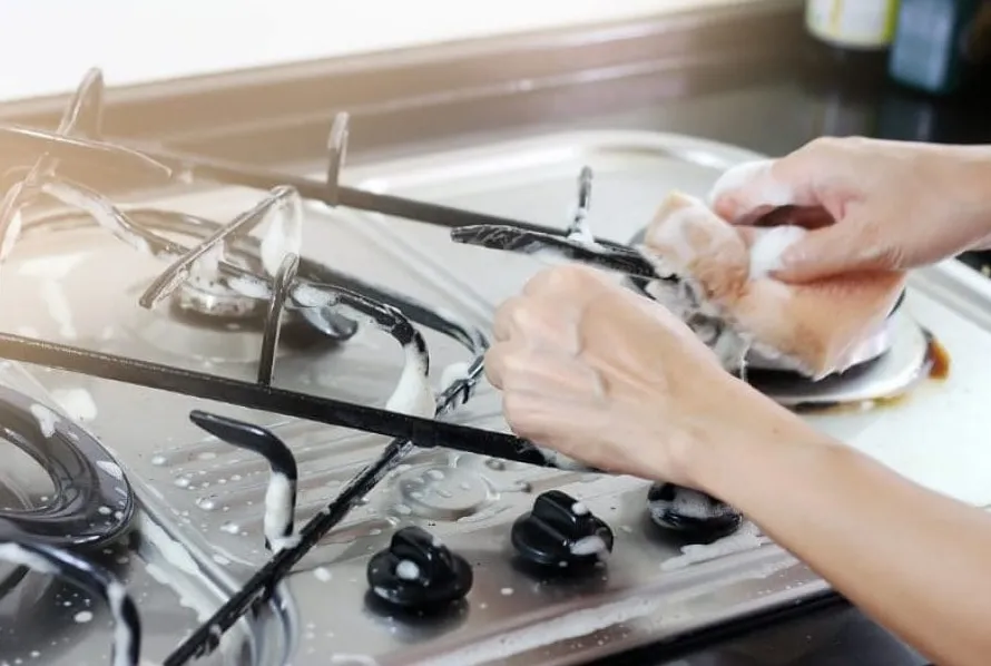 Cara Membersihkan Kompor Gas dari Noda Minyak dengan Bahan Dapur