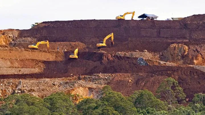 Protes Tambang Nikel di Raja Ampat Menguat, Pemerintah Hentikan Sementara Operasi di Pulau Gag