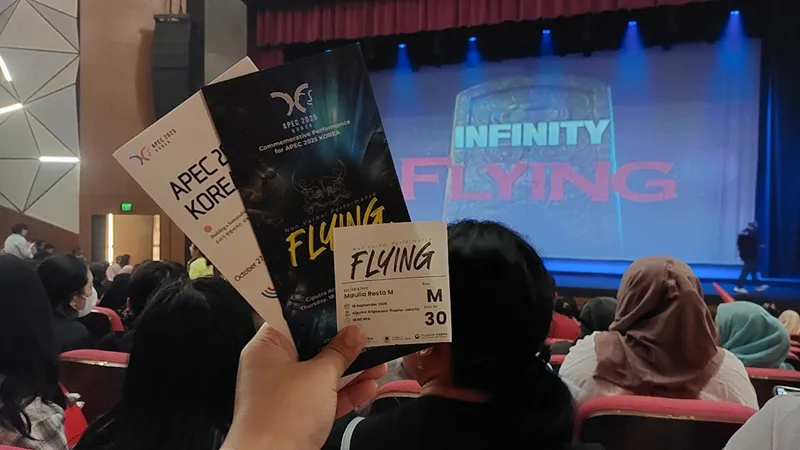 Pertunjukan Nonverbal Korea "FLYING" Memukau Penonton di Jakarta