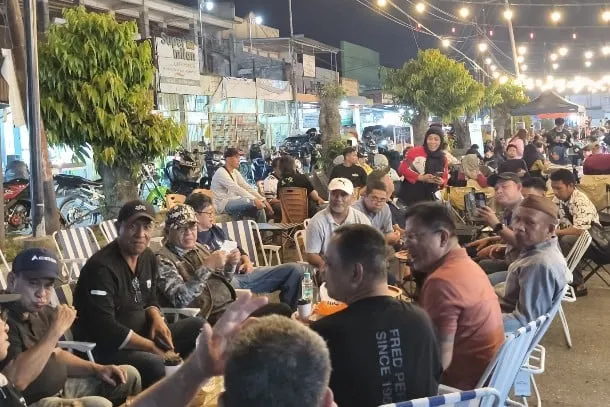 Bupati Gorontalo Tinjau Street Food Teras Telaga, Soroti Peran UMKM bagi Ekonomi Daerah