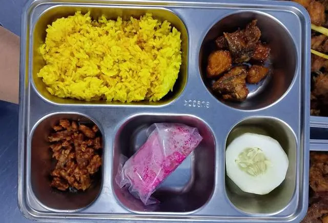 Orang Tua Siswa di Sinjai Apresiasi Menu MBG yang Dinilai Minim Makanan Ultra Olahan