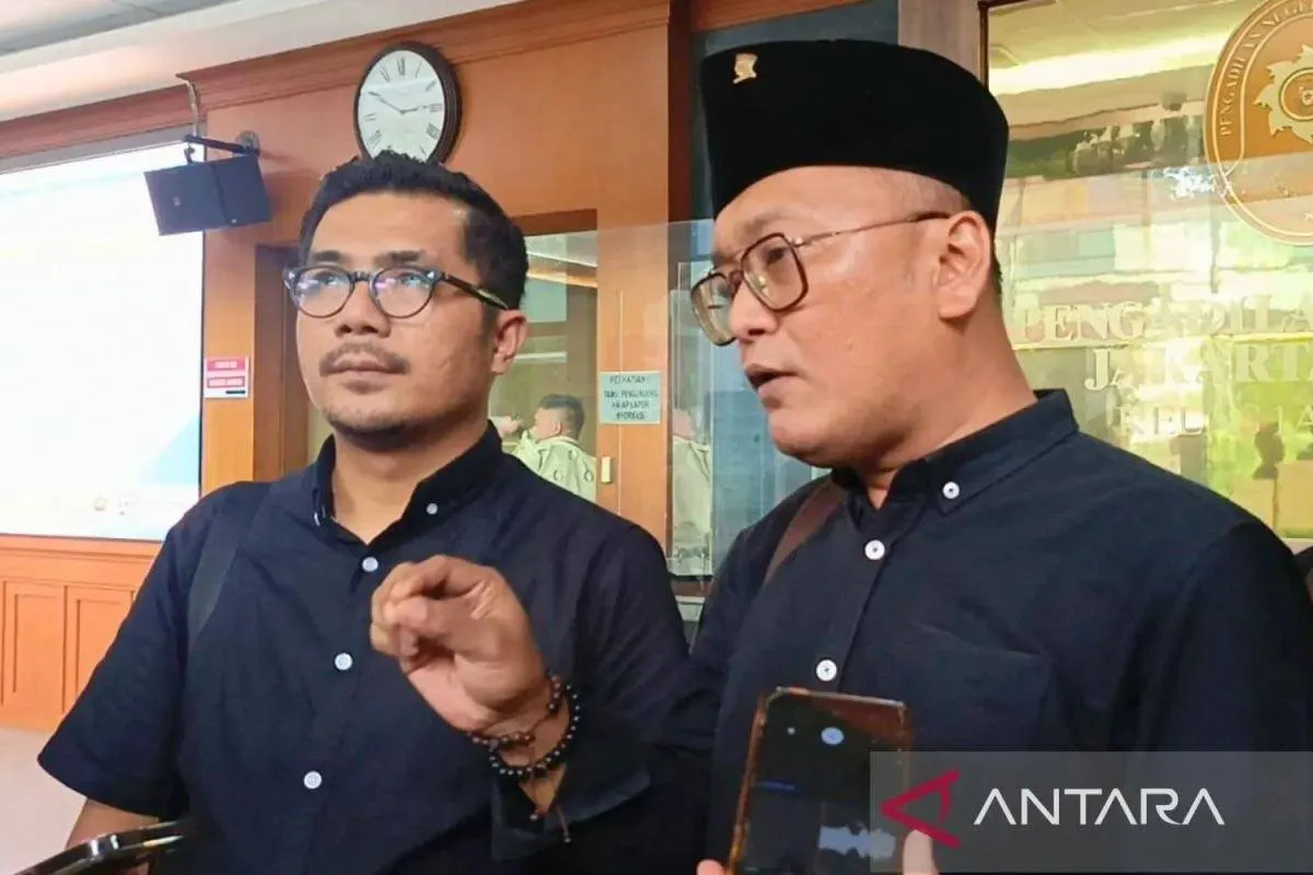 Guntur Romli Kritik Tarif Produk Indonesia ke AS Tetap 19 Persen, Pemerintah Sebut Masih Bisa Berubah
