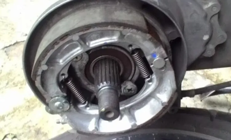 Rem Teromol Motor Matic Kurang Pakem, Mekanik Sarankan Dibersihkan dengan Sabun Cuci Piring