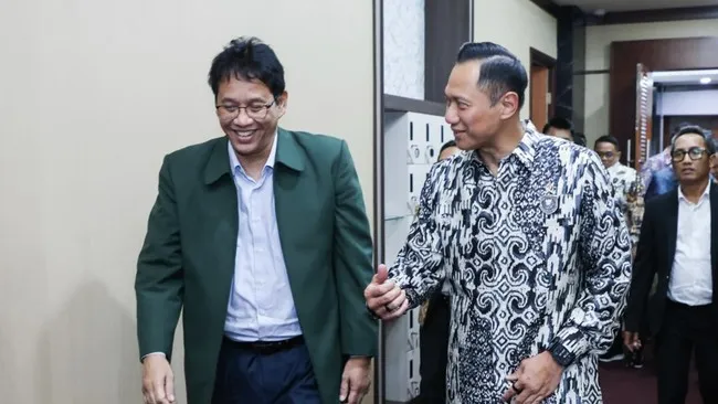 AHY Puji Menkeu Purbaya Usai Rapat Bahas Proyek Kereta Cepat dan Tanggul Laut