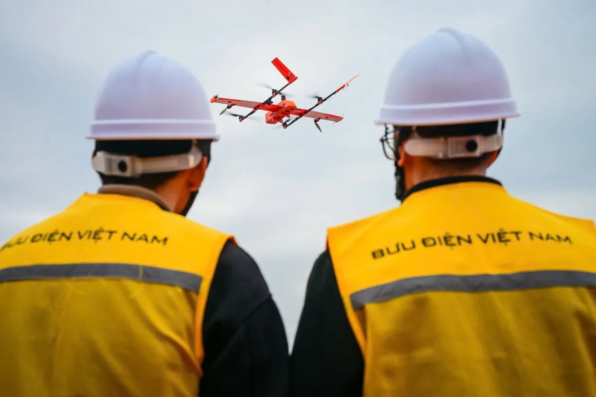 Vietnam Post Uji Coba Drone untuk Pengiriman Medis dan Rute Logistik Laut-Udara