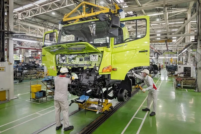 Hino Indonesia 43 Tahun: TKDN di Atas 40% dan Ekspor Meluas, Utilisasi Pabrik Tertekan Truk Impor