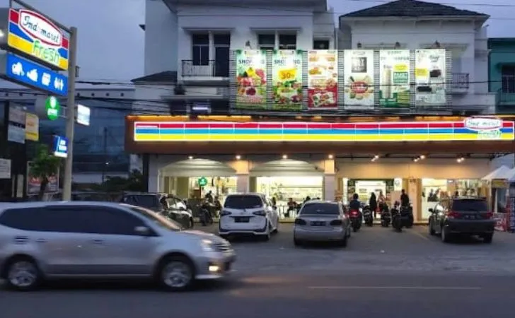 DPRD Pekanbaru Pertanyakan Dasar Hukum Operasional 24 Jam Indomaret