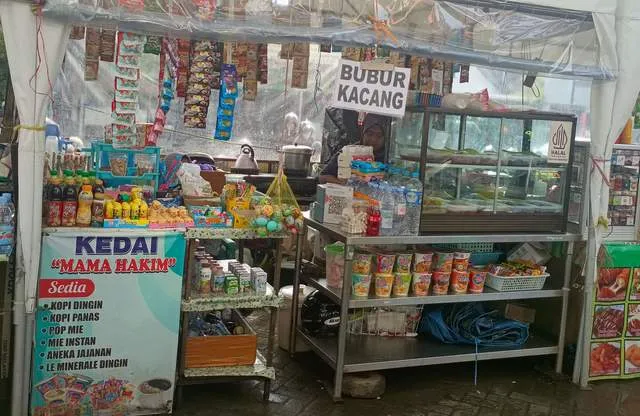 UMKM Kuliner di Taman Siring 0 KM Banjarmasin Bertahan di Tengah Persaingan dan Kenaikan Bahan Baku