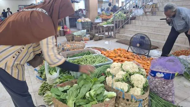Menjelang Bulan Ruwah 2026, Harga Sayur dan Cabai di Pasar Legi Solo Naik