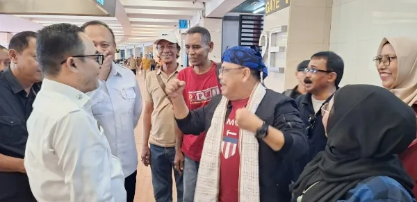 Delegasi PWI dan IKWI Aceh Tiba di Banten, Disambut Prosesi Adat Jelang HPN 2026