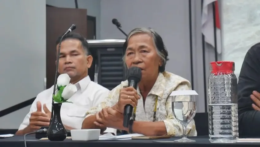 Kepala Adat Desa Labian Menolak Perkebunan Sawit: "Tanah dan Hutan Bukan untuk Dijual"