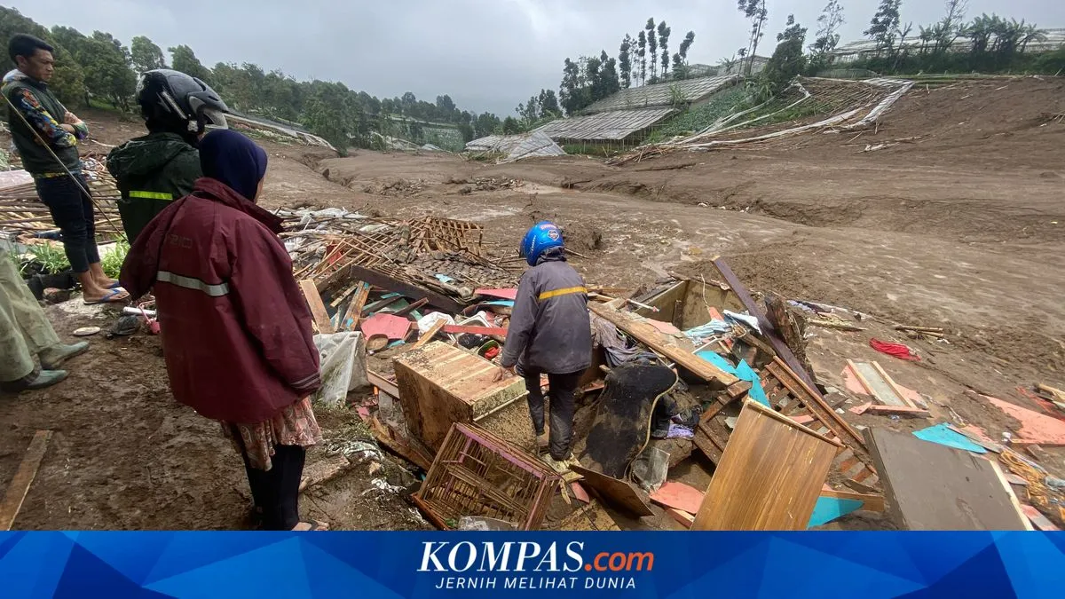 Dedi Mulyadi Tinjau Longsor Cisarua Bandung Barat, Soroti Alih Fungsi Hutan Jadi Kebun