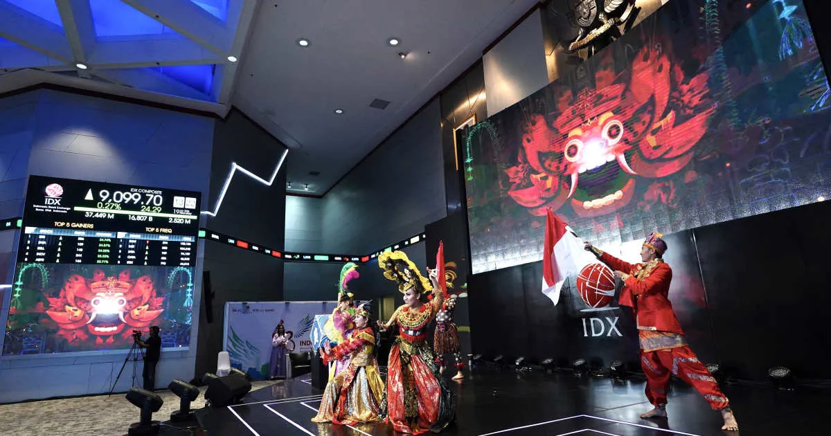IHSG Sesi I Turun 1,28% ke 8.876, Tertekan Saham Grup Prajogo; LMPI dan YPAS Sentuh ARA
