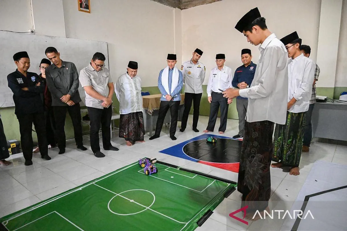 Wapres Gibran Dorong Santri Pesantren di Bandung Adaptif terhadap AI dan Robotik