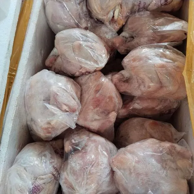 Harga Daging Ayam Broiler di Pasar Lirung Turun Jadi Rp41 Ribu per Kilogram
