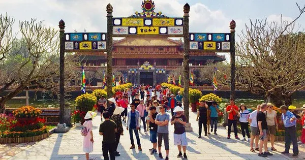 Panduan Kuliner Tet: Hidangan Pembawa Keberuntungan dari Hue hingga Taipei