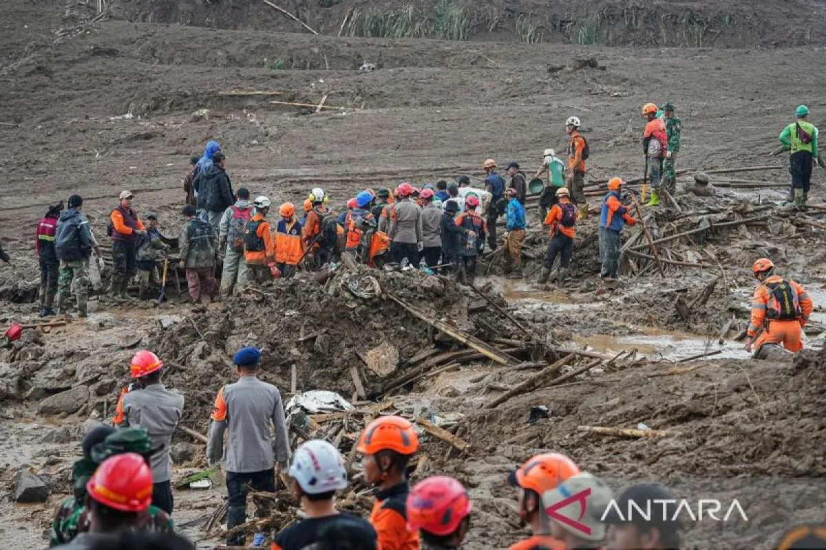 Menteri LH: Longsor Cisarua Jadi Momentum Evaluasi Menyeluruh Tata Ruang