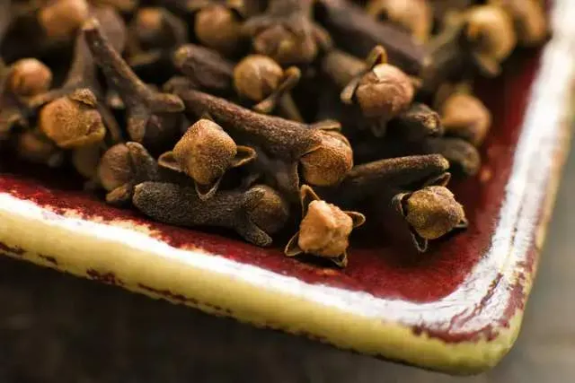 Cengkeh Disebut Mengandung Eugenol yang Berpotensi Meredakan Nyeri dan Peradangan, Ini Catatan Manfaat dan Risikonya