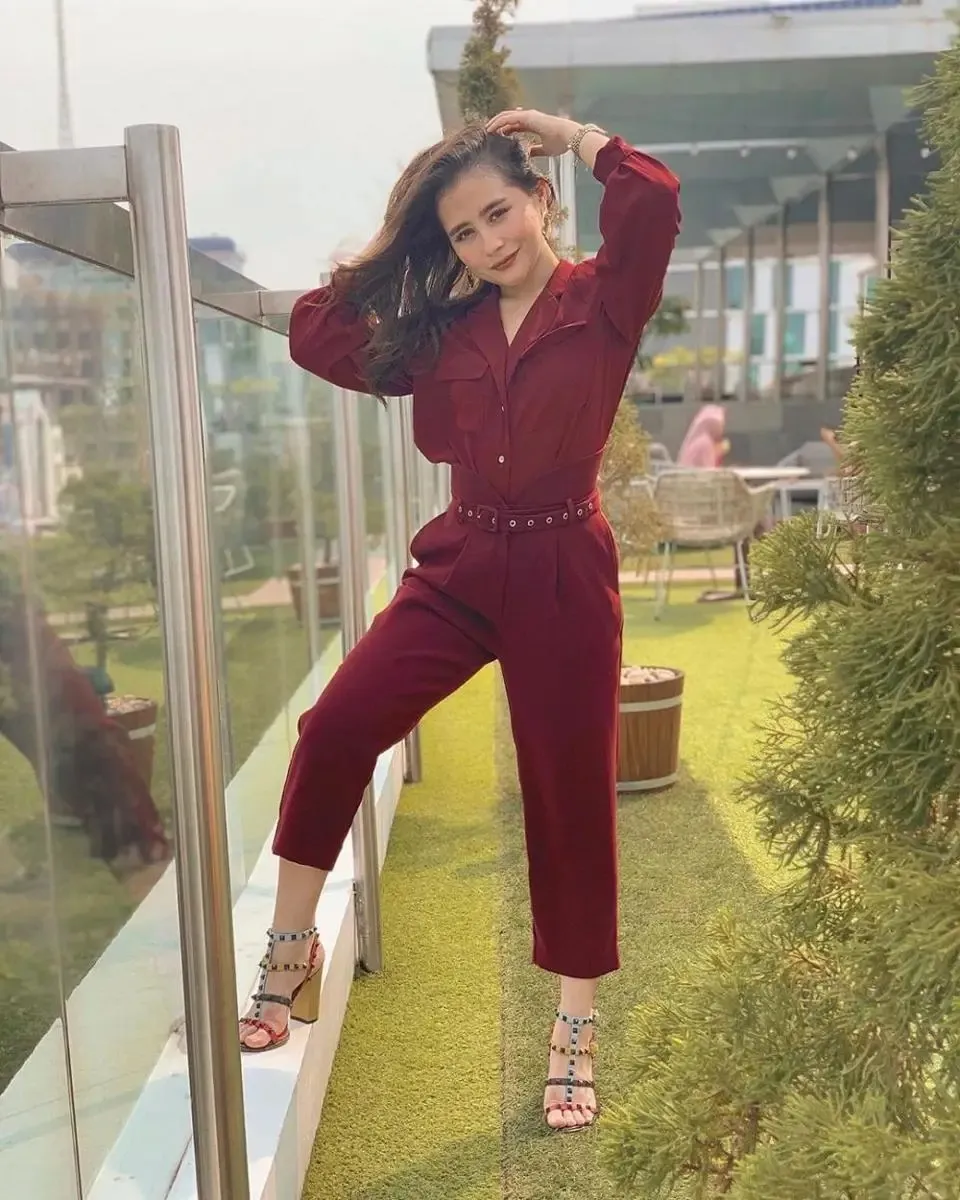 Prilly Latuconsina Resmi Mundur dari Sinemaku Pictures