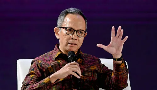 OJK: Kerugian Scam Tembus Rp9,1 Triliun, Daya Beli Rumah Tangga Tertekan