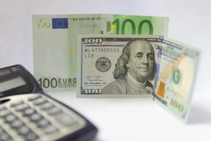 Dolar AS Menguat, Indeks Dolar Naik 0,21% Ditopang Permintaan Safe-Haven