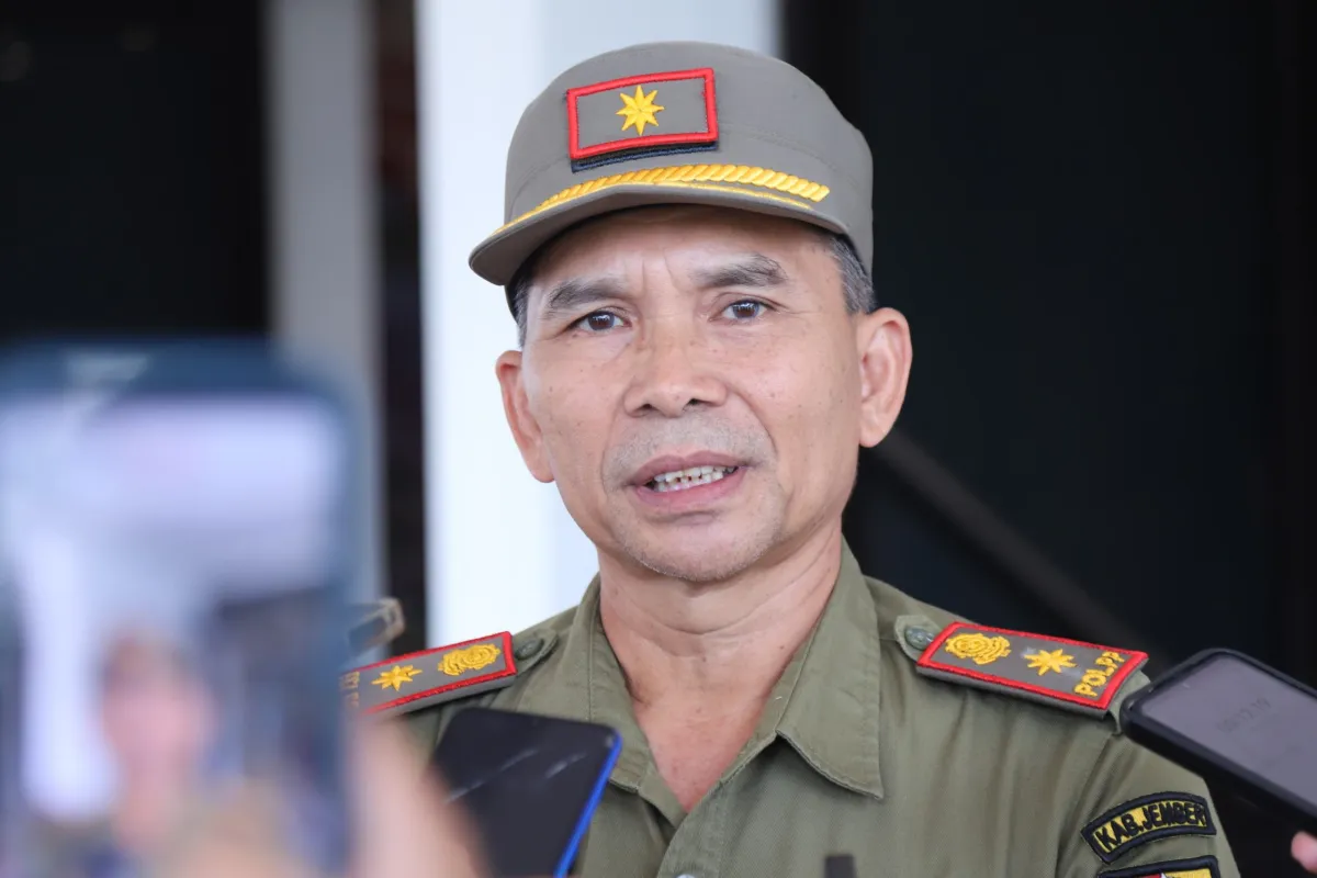 Satgas Infrastruktur dan Tata Ruang Jember Tertibkan Reklame dan Spanduk Tanpa Izin di Kawasan Segitiga Emas