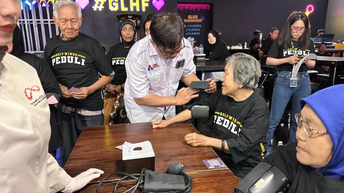 Holywings Peduli Gelar Seminar Asam Urat dan Cek Kesehatan Massal di Malang