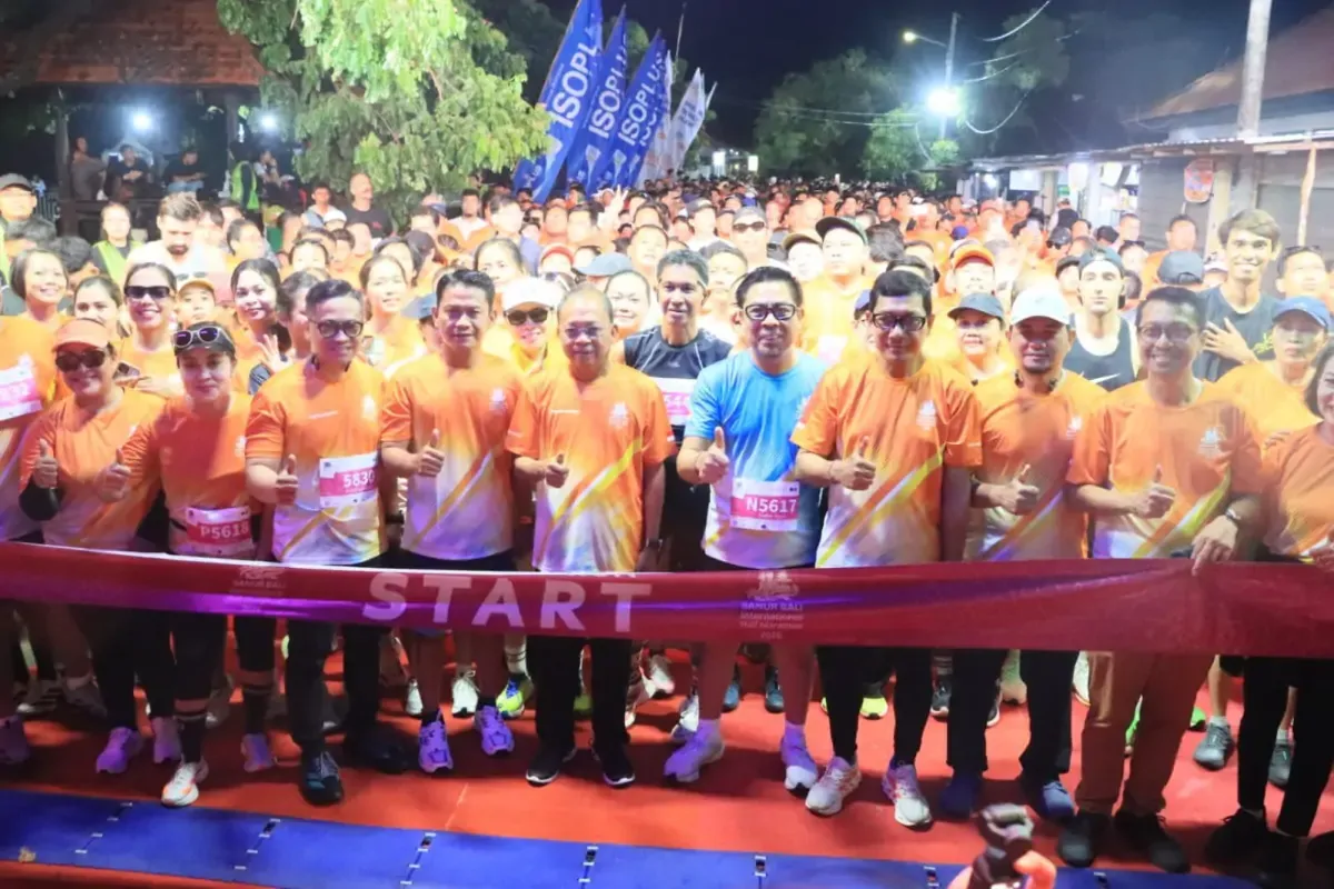 Ribuan Pelari Padati Pantai Mertasari, Wawali Arya Wibawa Apresiasi Sanur Half Marathon