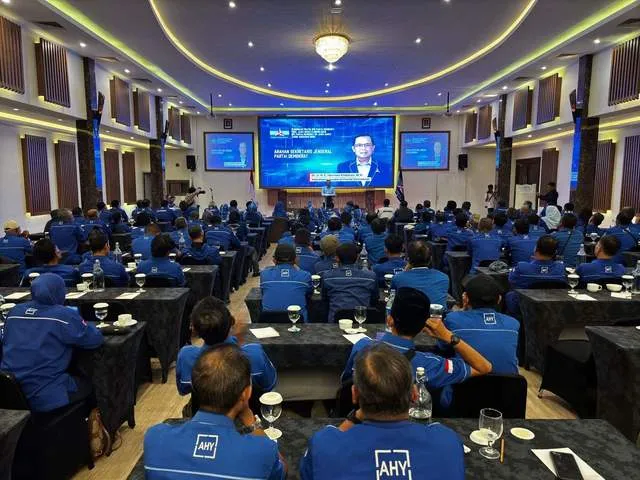 Demokrat Jawa Barat Gelar Pendidikan Politik dan Konsolidasi, Serahkan SK Kepengurusan DPAC