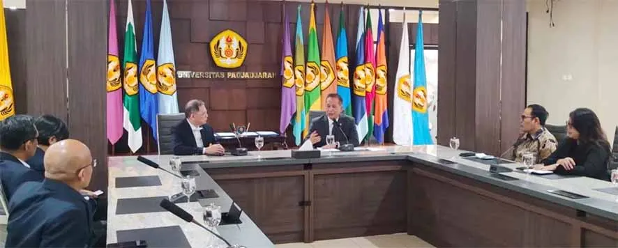 Menkop: Koperasi Merah Putih Tidak Jadi Dapur MBG, Berperan sebagai Pemasok Bahan Baku