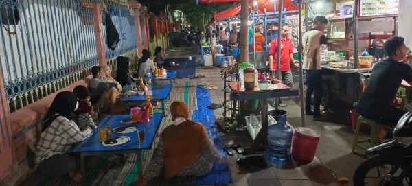 Kartini Street Food Jadi Pilihan Kuliner Sore hingga Malam di Pusat Kota Bojonegoro