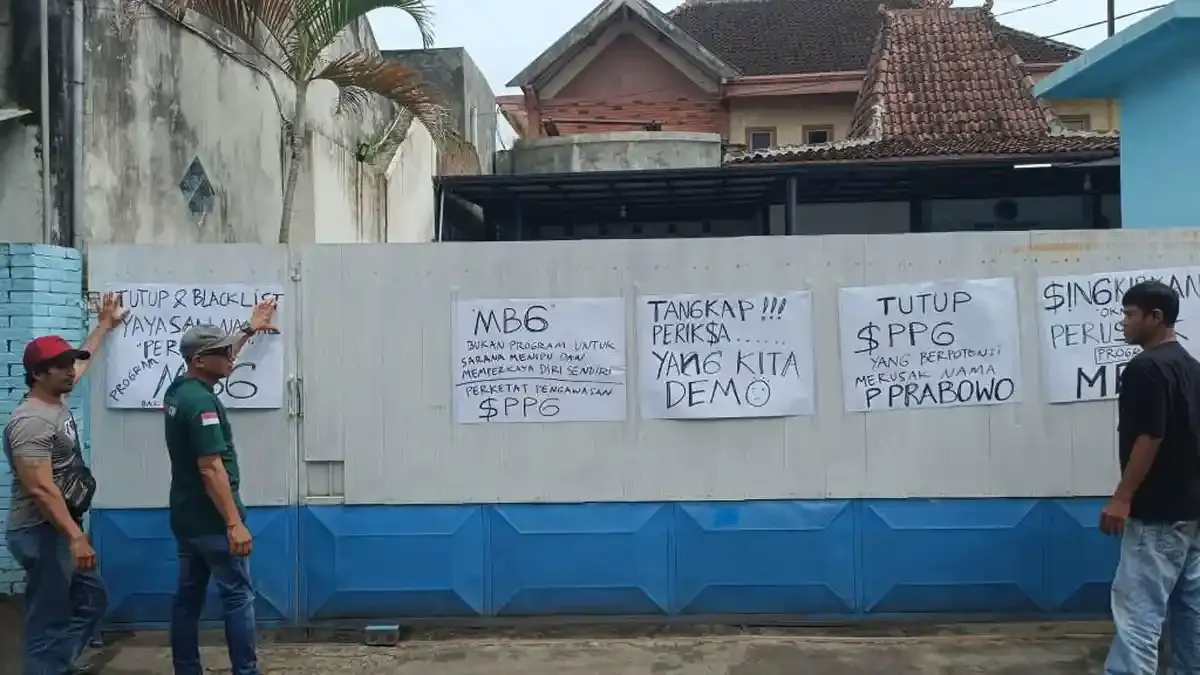 Puluhan Warga Datangi SPPG Bandar Lor Kediri, Desak Audit Keuangan Yayasan