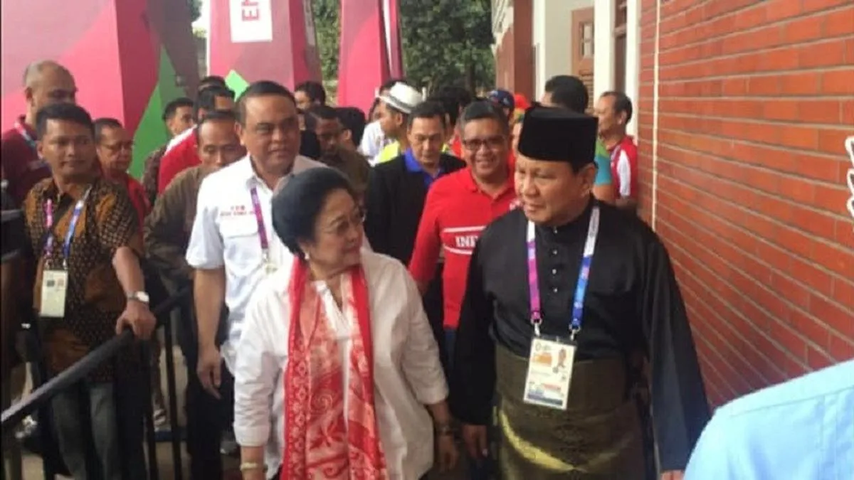 Megawati Hadiri Debat Capres Perdana di Hotel Bidakara Didampingi Puan dan Olly