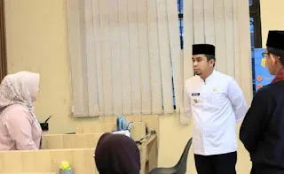 Wali Kota Solok Sidak DPMPTSP, Tekankan Peningkatan Mutu Layanan Perizinan