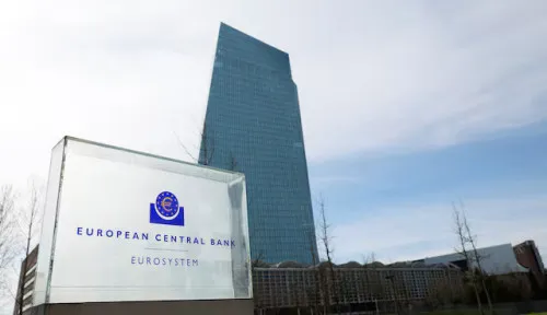 ECB Nilai Kebijakan Moneter Sudah Tepat, Waspadai Guncangan Baru Termasuk Ancaman Militer Rusia