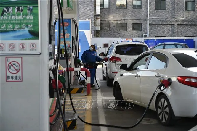 Isu Greenland dan Tarif AS-UE Mengguncang Pasar, Harga Minyak Tetap Tertekan Surplus Pasokan