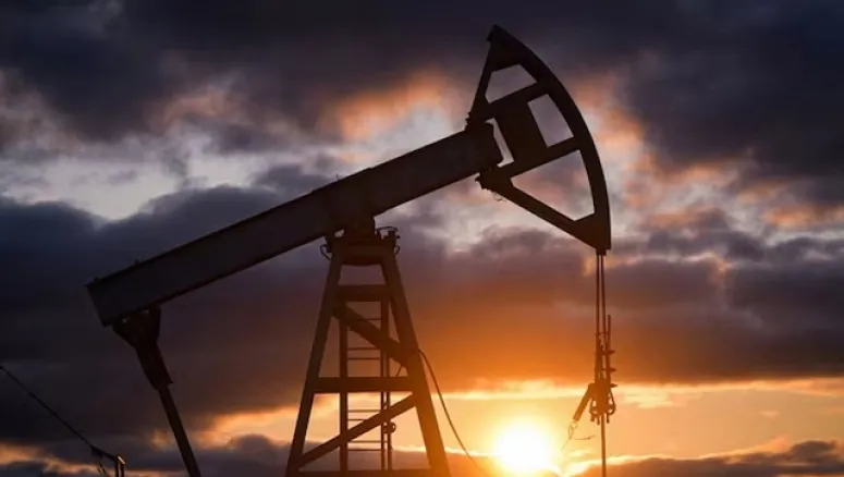 Harga Minyak Naik Tipis 21 Januari 2026, Pasar Pantau Gangguan Produksi di Kazakhstan dan Risiko Tarif AS