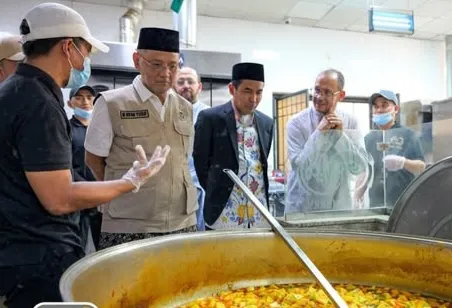 Menhaj Tinjau Kesiapan Dapur Katering Haji di Madinah, Dorong Penggunaan Bumbu dan Beras dari Indonesia