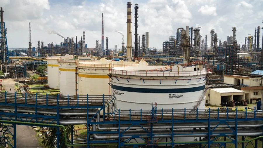 Menanti KTT Trump-Xi dan Pertemuan OPEC+, Harga Minyak Dunia Terkoreksi Tipis