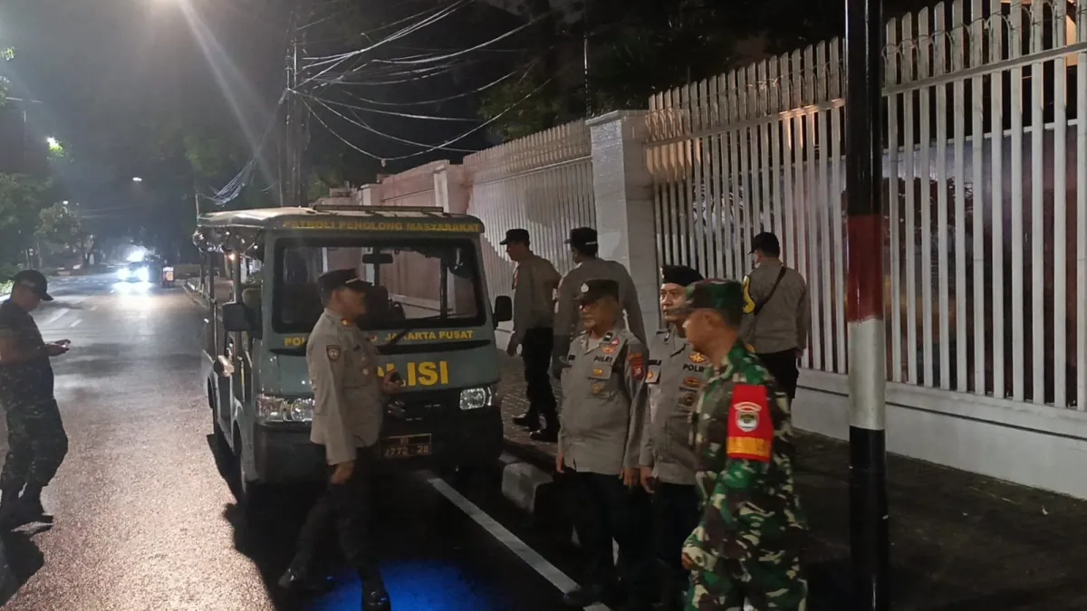 Polsek Metro Menteng Gelar Patroli Malam Tiga Pilar di Jalan Teuku Umar