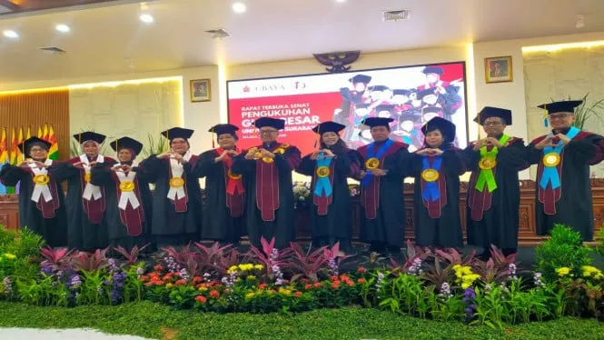 Ubaya Kukuhkan 10 Guru Besar Baru Menjelang Dies Natalis ke-58