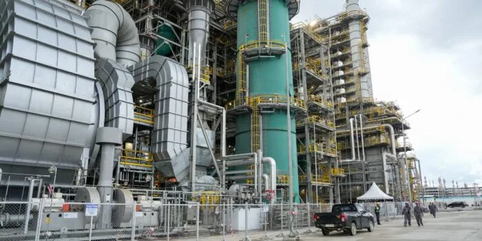 Prabowo Resmikan RDMP Balikpapan, SIG Pasok 115.609 Ton Semen untuk Proyek Kilang