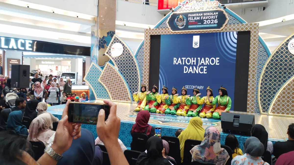 Parade Dance Nusantara SAIM Meriahkan Pameran Sekolah Islam Favorit 2026 di Royal Plaza Surabaya