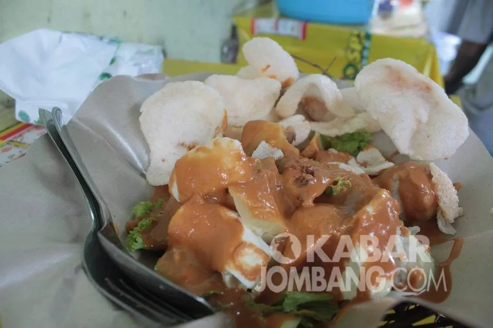 Gado-gado Al Rahma di Ngoro Jombang Tawarkan Bumbu Racikan Sejak 2004
