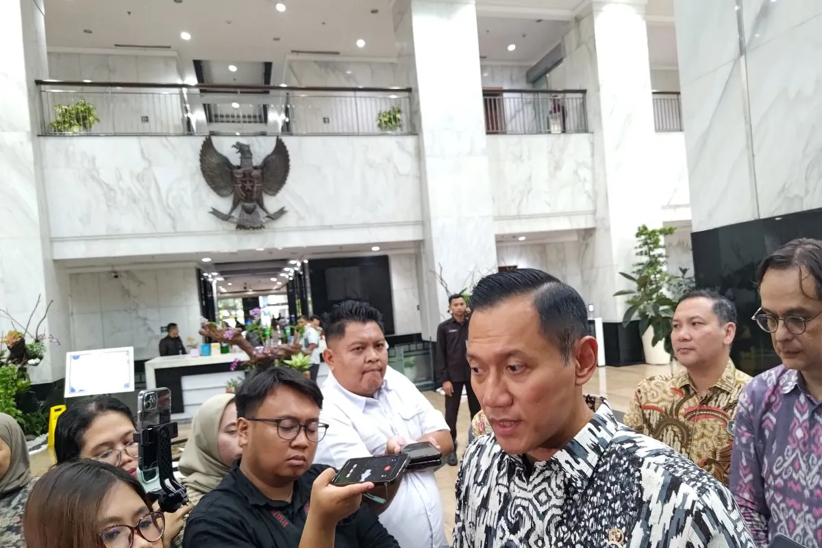 AHY: Pemerintah Mulai Bahas Restrukturisasi Keuangan Kereta Cepat Whoosh