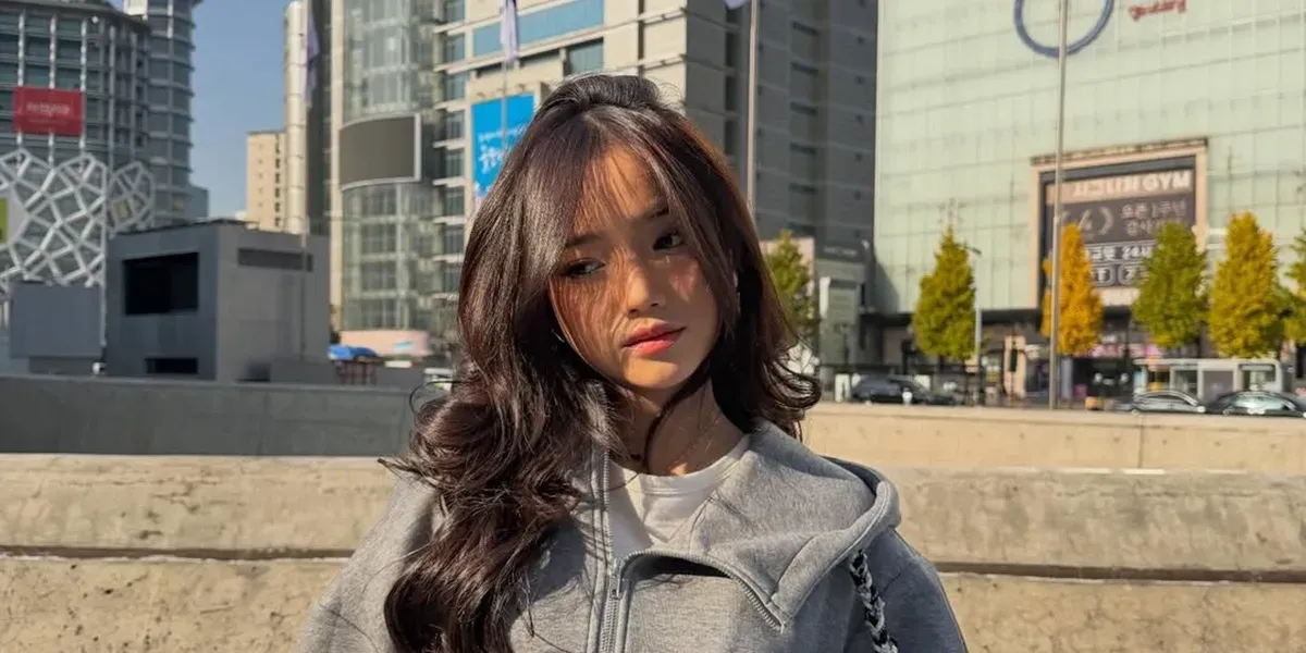 Fuji Coba Tren Motorbike Shoot yang Viral di Chongqing, China