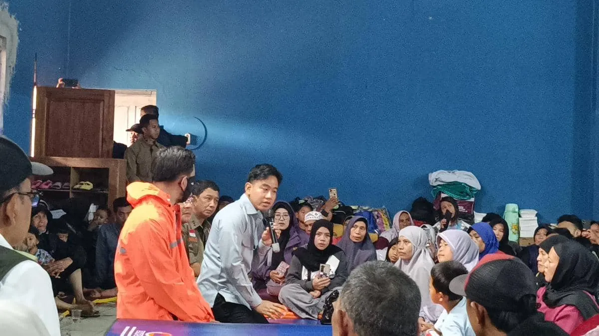 Wapres Gibran Tinjau Korban Longsor di Bandung Barat, Minta Relokasi Disiapkan